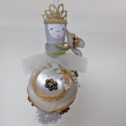 Weihnachtskugel mit Figur Nr.36
