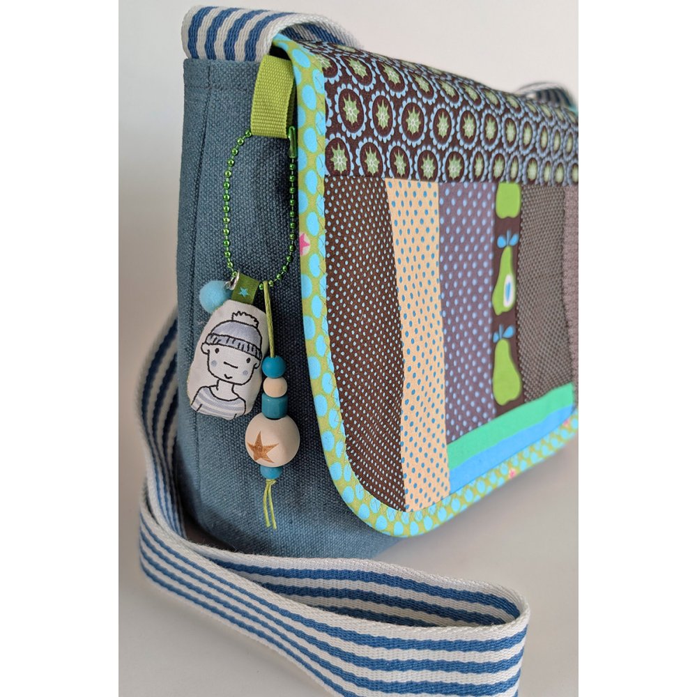 Unikat Tasche mit Klappe Nr. 48 - zum Schließen ins Bild klicken