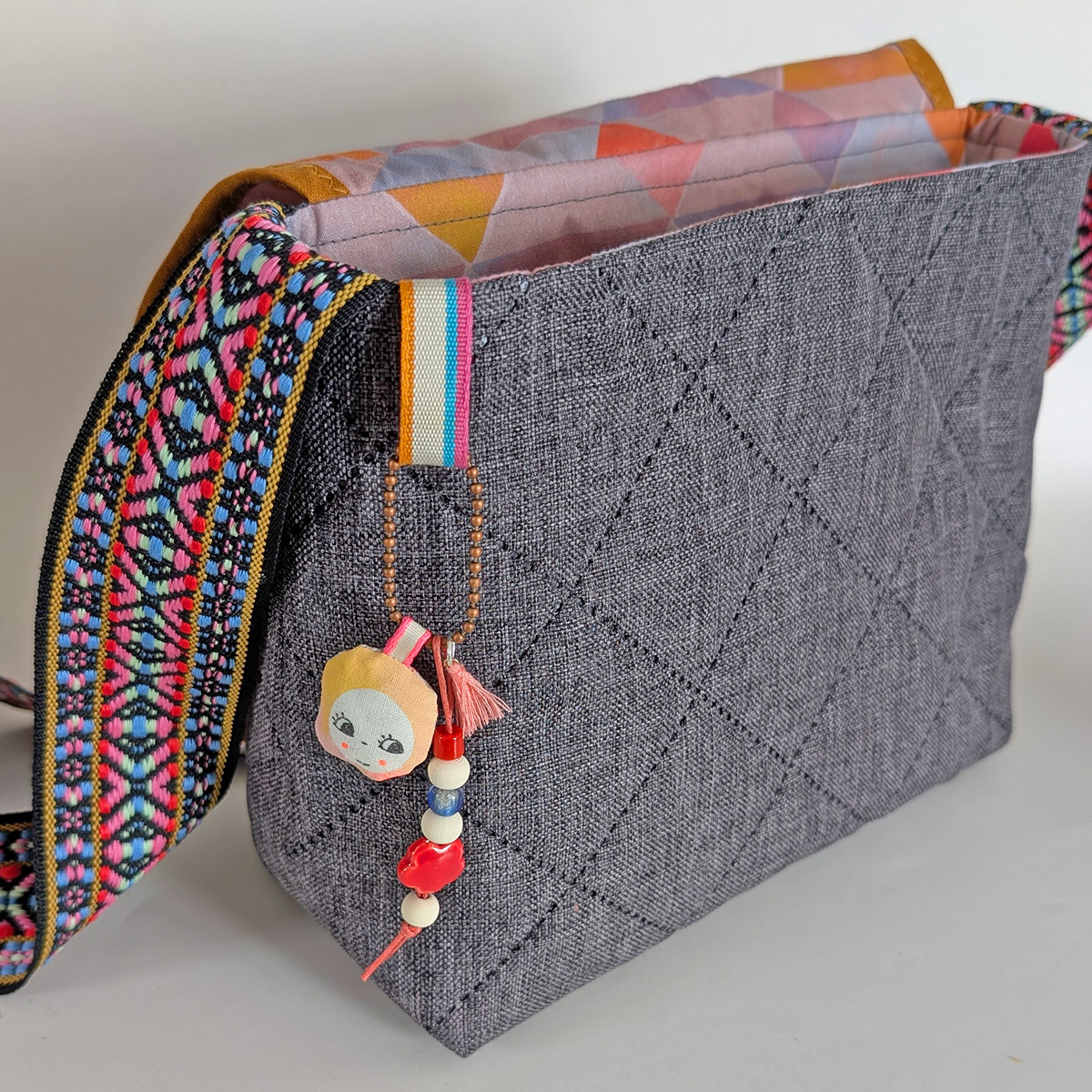Unikat Tasche mit Klappe Nr. 42