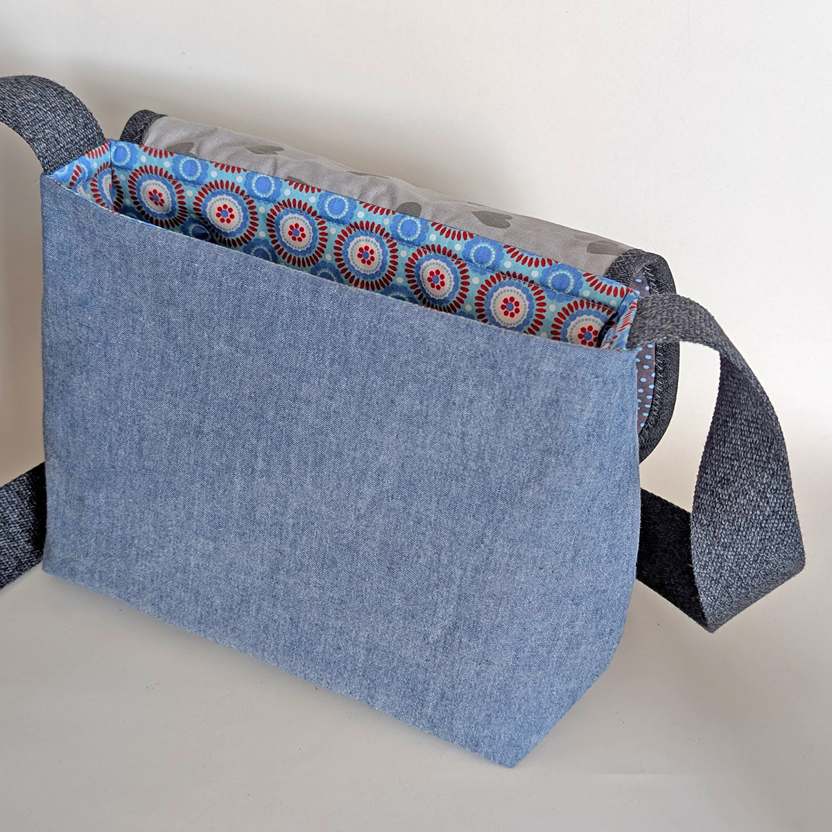 Unikat Tasche mit Klappe Nr. 44