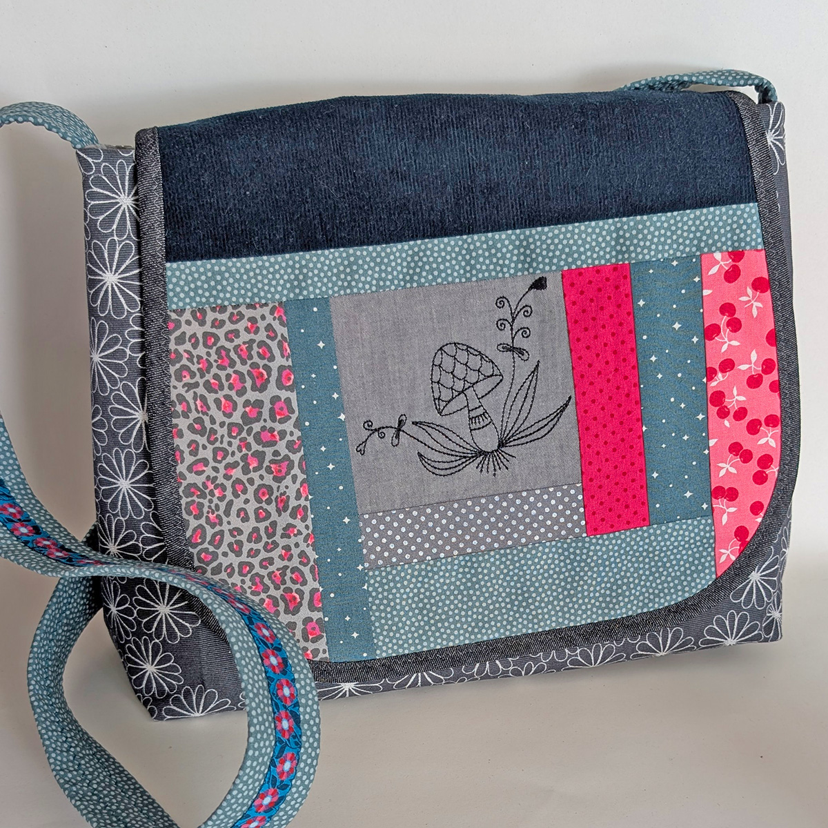 Unikat Tasche mit Klappe Nr. 50