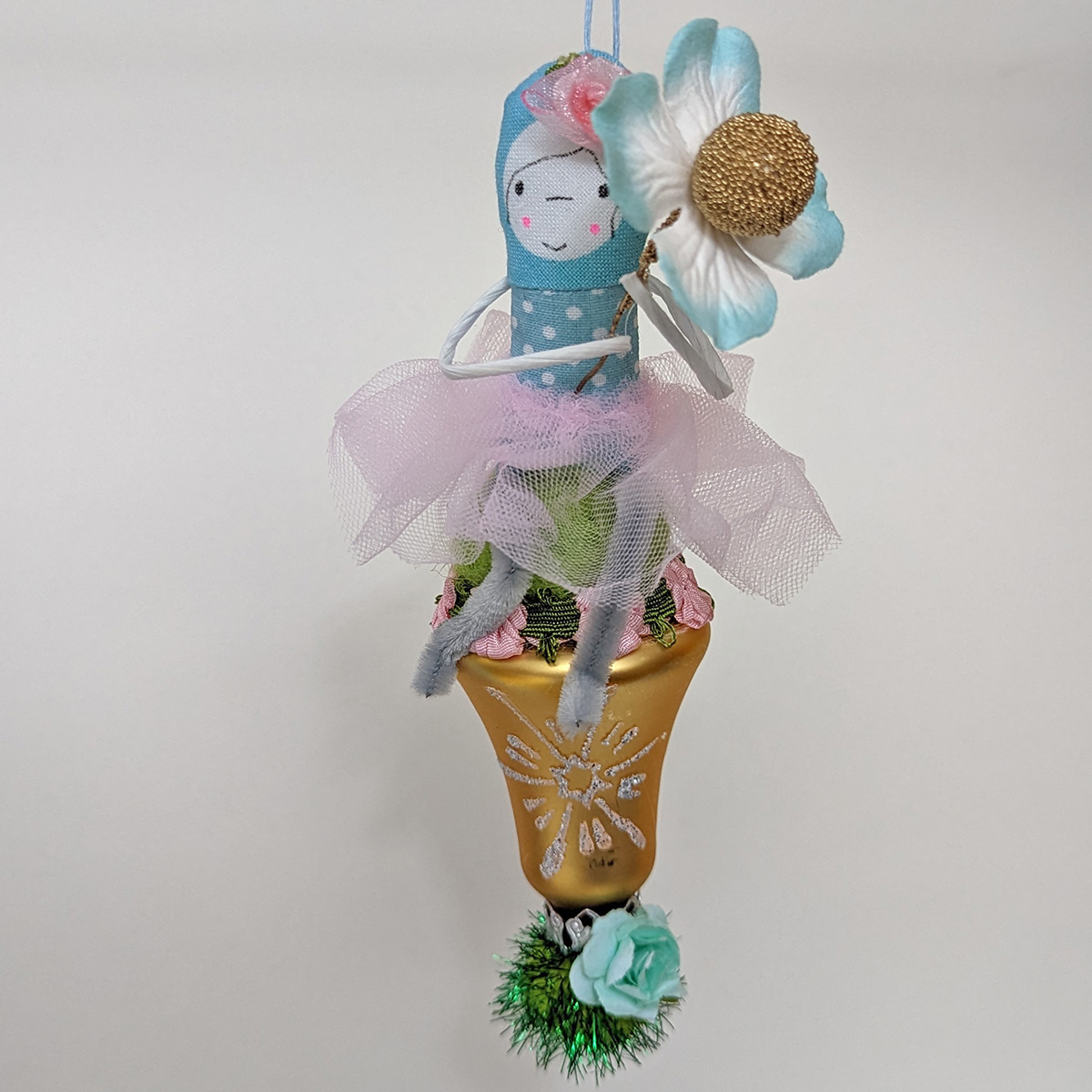 Weihnachtskugel mit Figur Nr.1