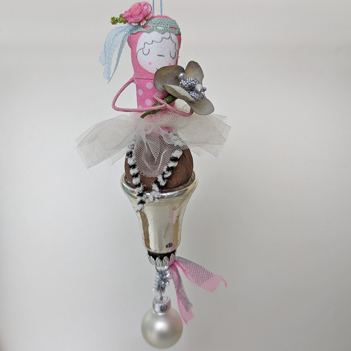 Weihnachtskugel mit Figur Nr.33