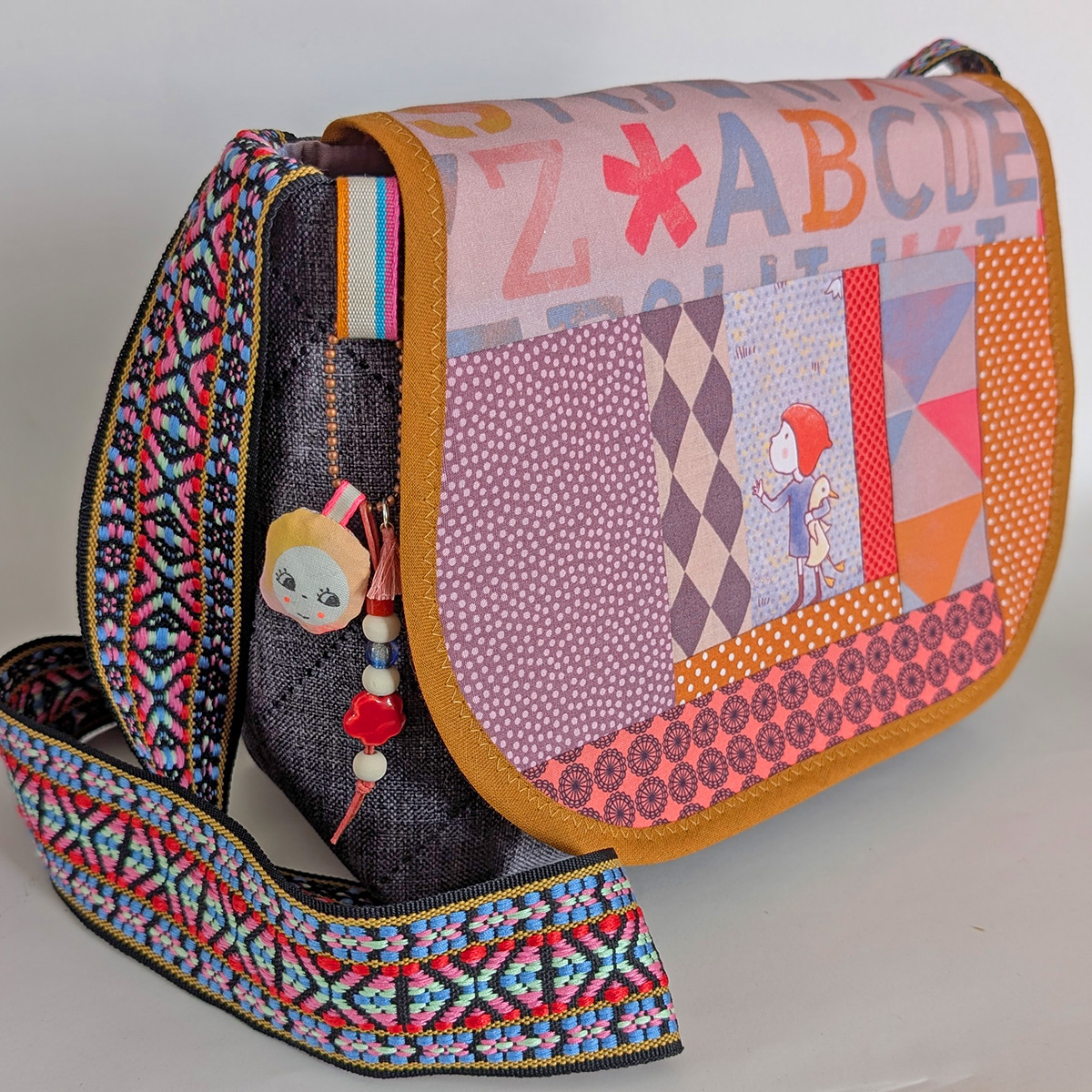 Unikat Tasche mit Klappe Nr. 42